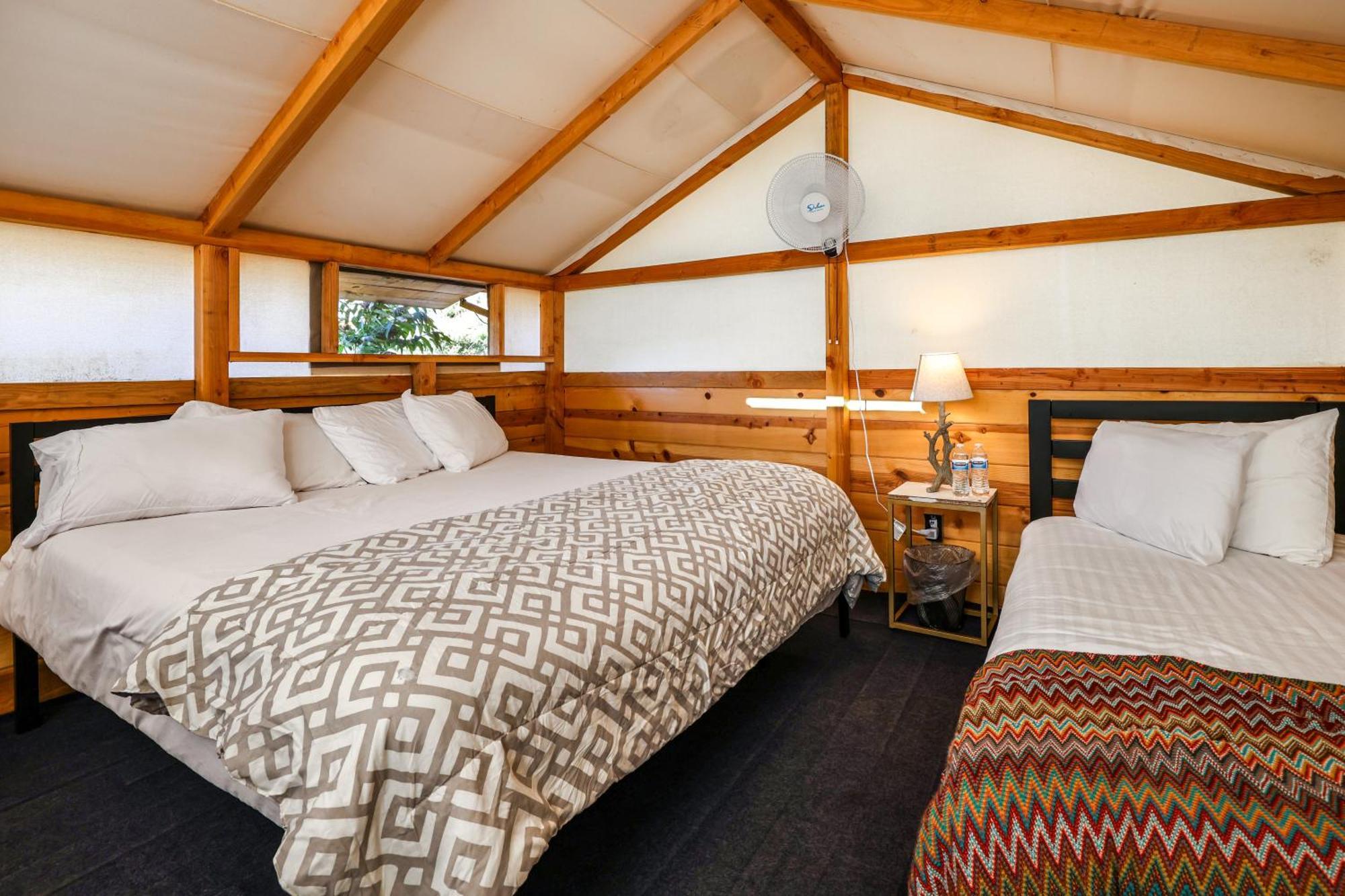 Socal Lodge *